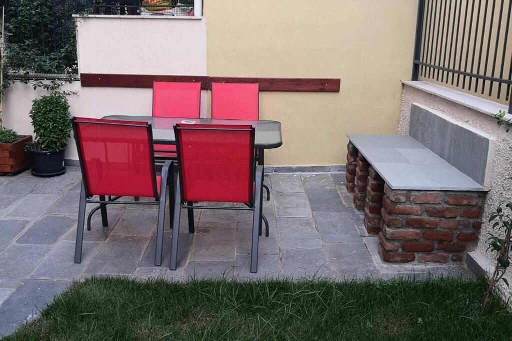Appartamento Cozy House With Garden In The Old Town Salonicco Esterno foto